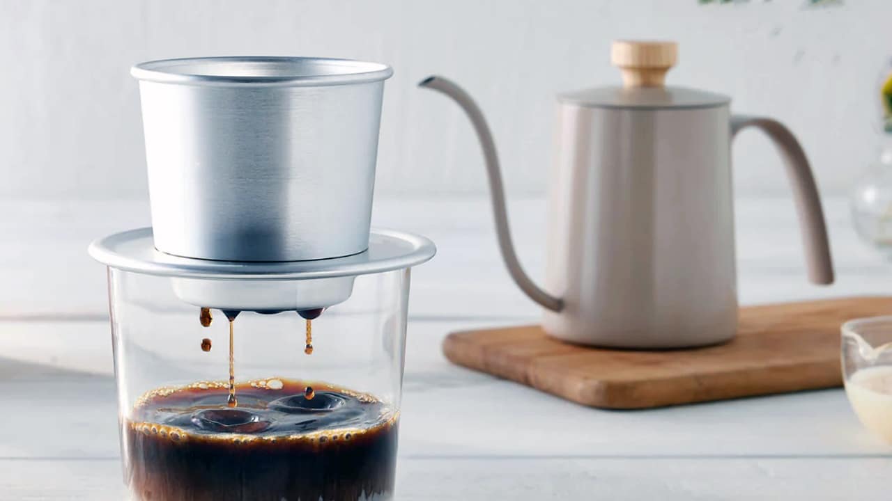 How to Use a Phin Coffee Maker Coffeerto