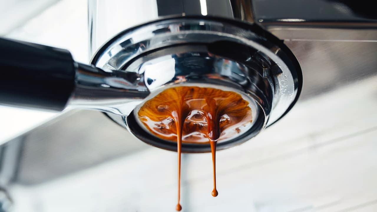 Perfecting Your Shot: How a Bottomless Portafilter Elevates Your Espresso Experience